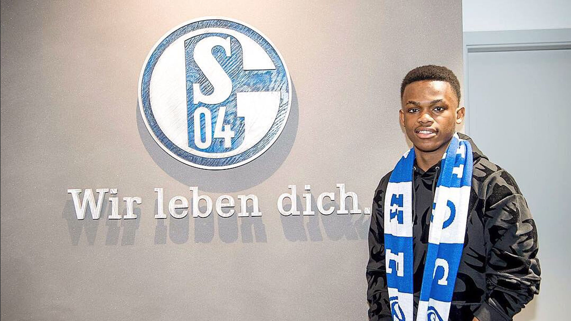 他能胜任中 他能胜任中