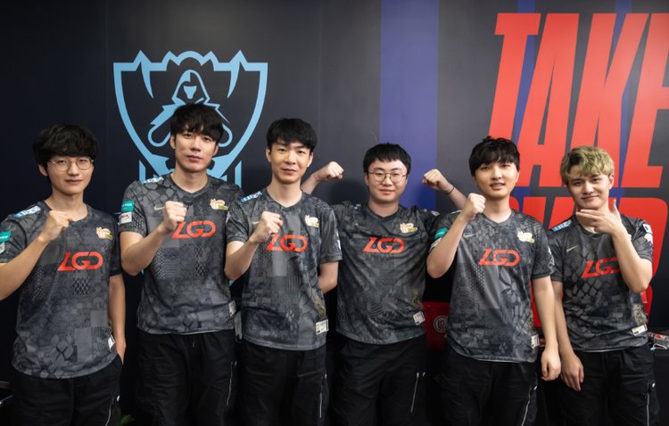 甚至被外界 甚至被外界